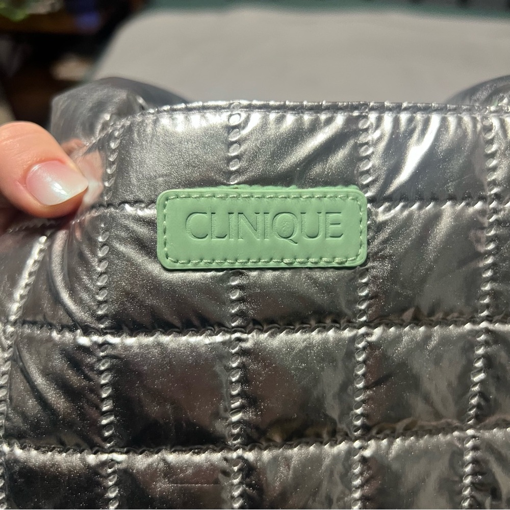Clinique metallic puff tote bag - Picture 3 of 6